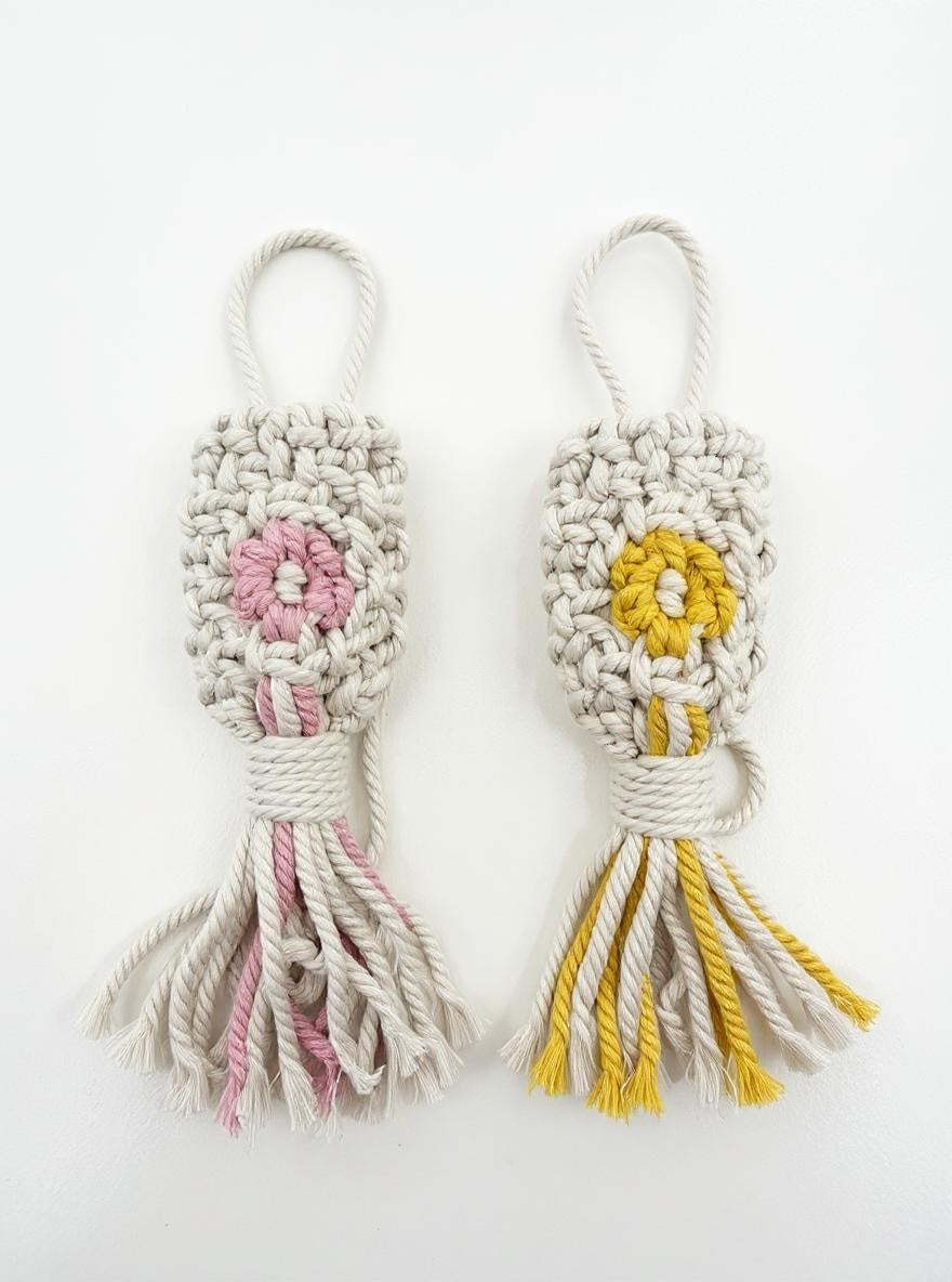 Daisy Days Macrame Poop Bag Holder
